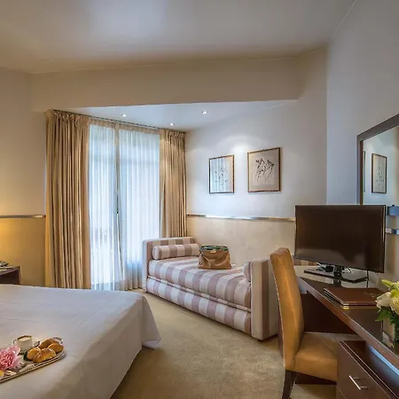 Mini Palace Hotel 4*