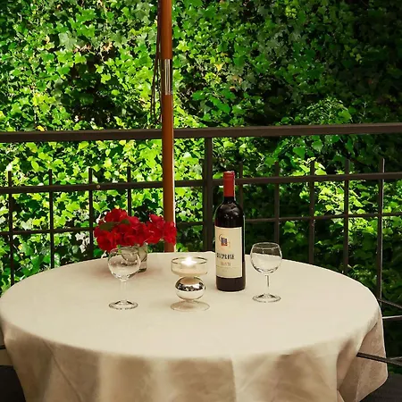 Mini Palace Szálloda