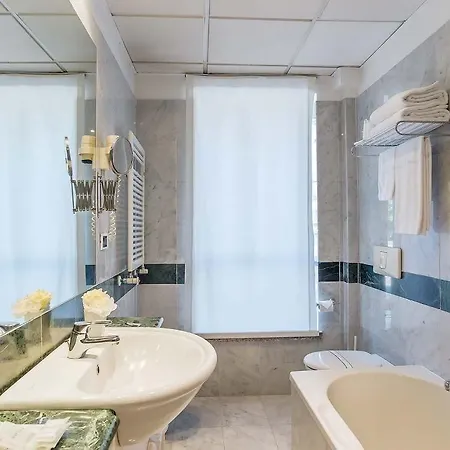 Mini Palace Hotel 4*