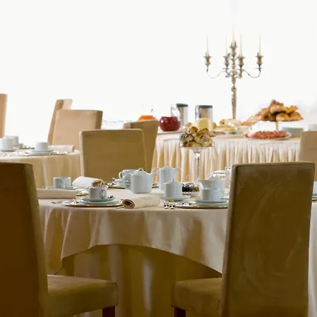 Mini Palace Hotel