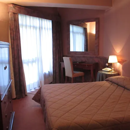 Mini Palace 4*