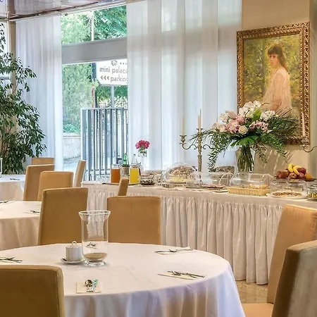 Mini Palace 4*